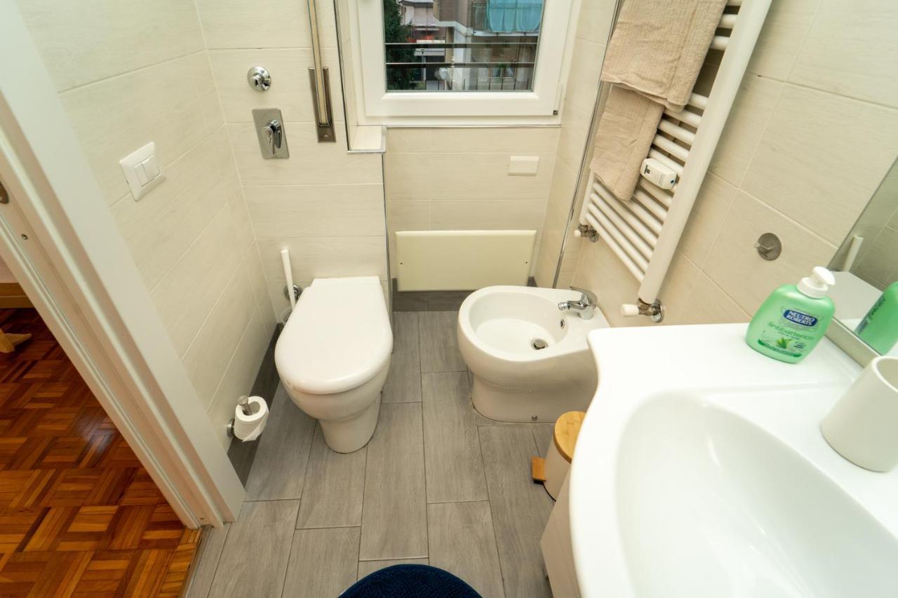 Trilocale Con Parcheggio Privato Milão Exterior foto